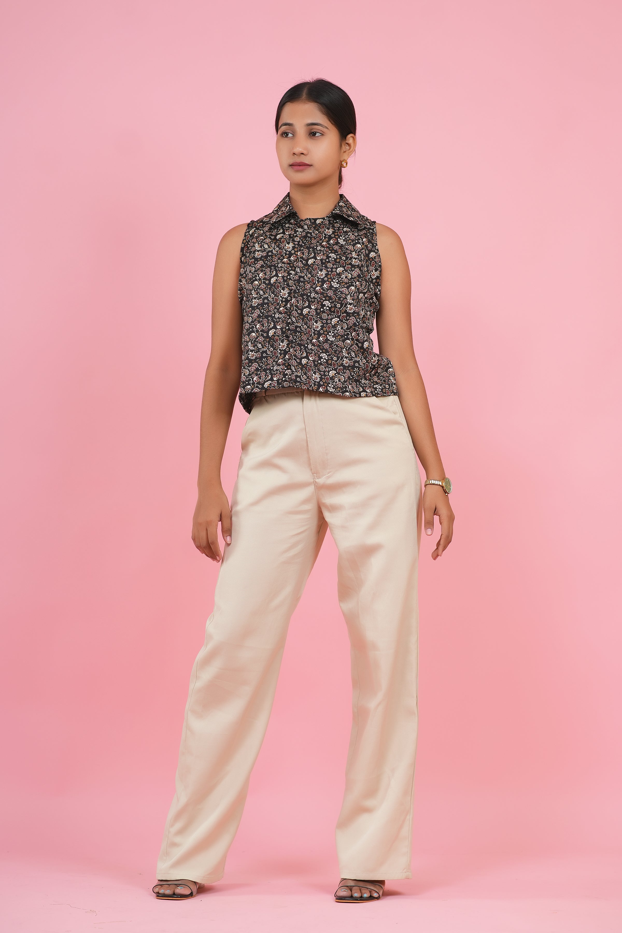 Vintage Floral Print Sleeveless Collared Top